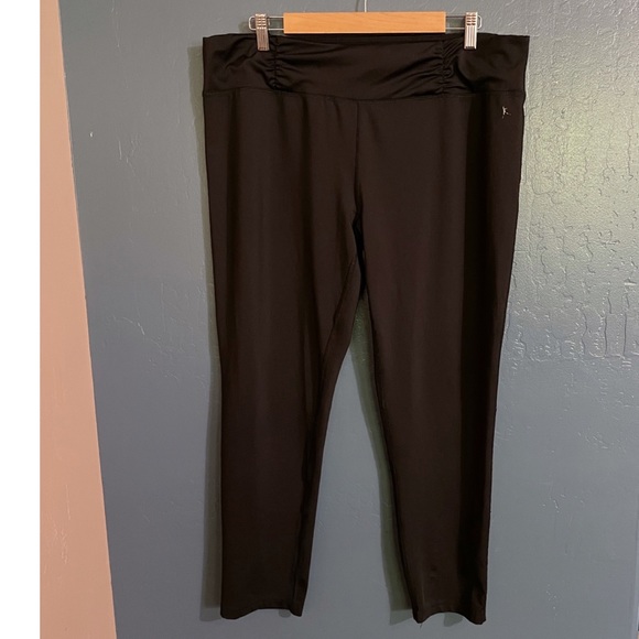 Danskin Now Pants & Jumpsuits Danskin Now Black Fitted Athletic